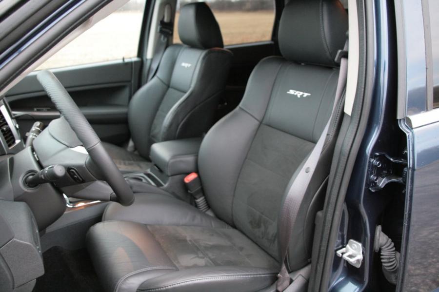  Jeep Grand Cherokee SRT8 2009 года  (фото 12 из 26)